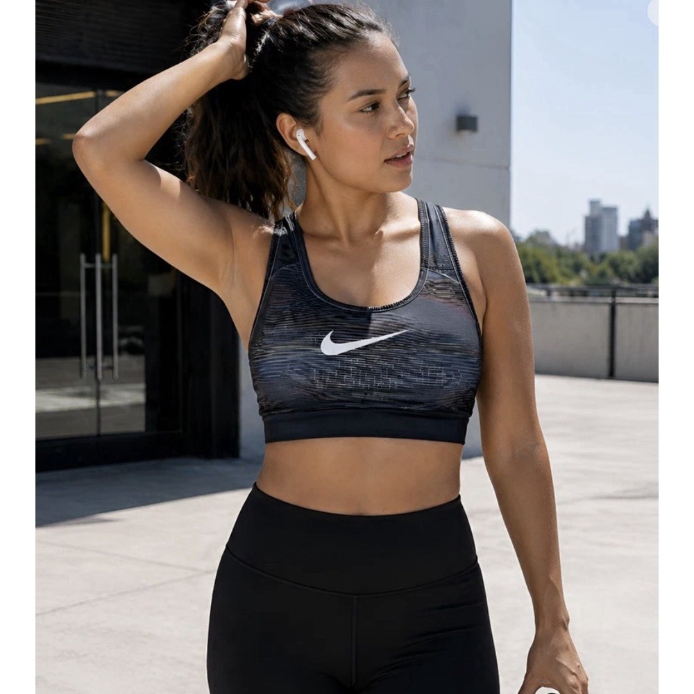 Nike Dri-Fit Medium Black Rainbow Stripe Sports Bra Racerback Missing Pads